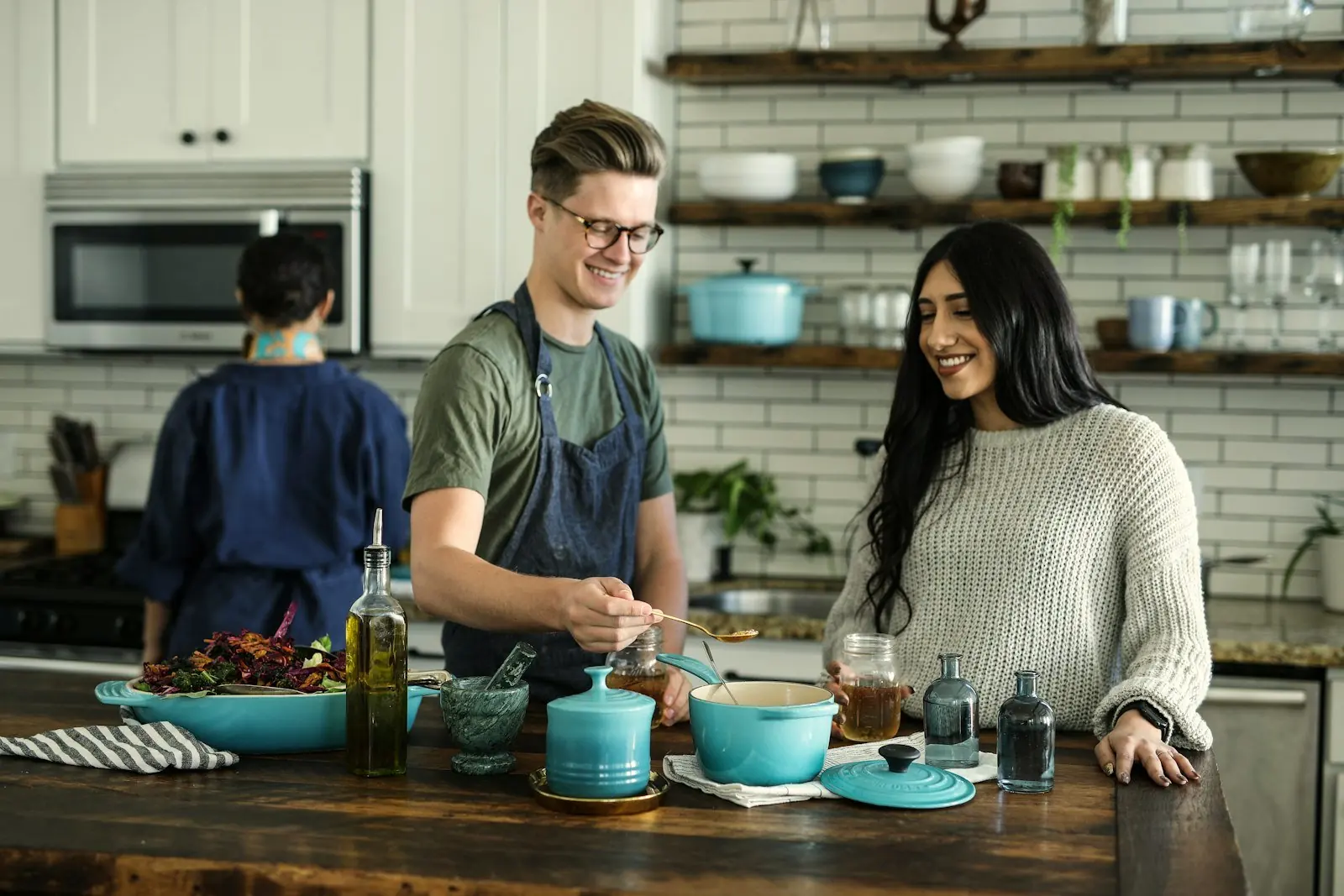 Zusammen kochen in einer D&T-Wohngemeinschaft